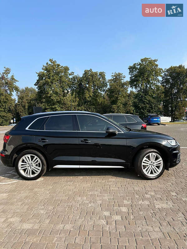 Позашляховик / Кросовер Audi Q5 2019 в Львові