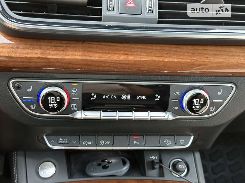 Внедорожник / Кроссовер Audi Q5 2021 в Киеве