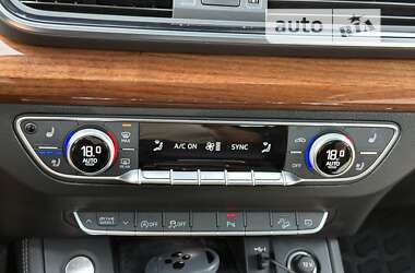 Внедорожник / Кроссовер Audi Q5 2021 в 