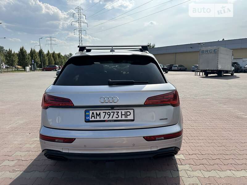 Внедорожник / Кроссовер Audi Q5 2021 в Киеве