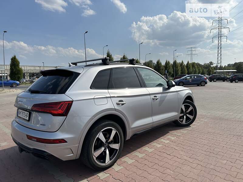 Внедорожник / Кроссовер Audi Q5 2021 в Киеве