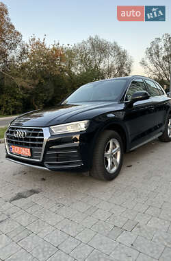 Внедорожник / Кроссовер Audi Q5 2017 в 