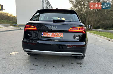 Внедорожник / Кроссовер Audi Q5 2017 в 