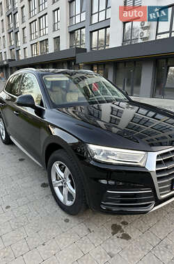 Внедорожник / Кроссовер Audi Q5 2017 в 