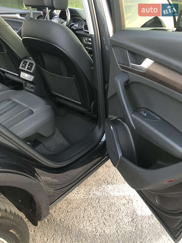 Позашляховик / Кросовер Audi Q5 2021 в Львові