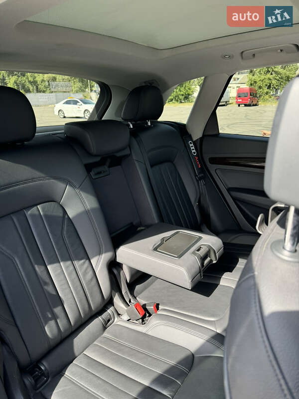 Внедорожник / Кроссовер Audi Q5 2017 в Киеве