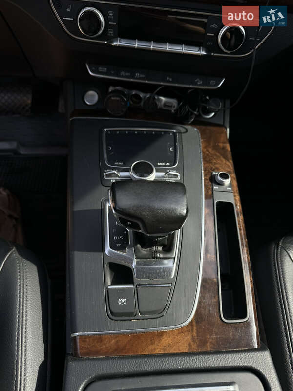 Внедорожник / Кроссовер Audi Q5 2017 в Киеве