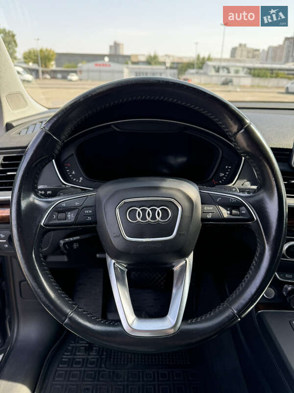 Внедорожник / Кроссовер Audi Q5 2017 в Киеве