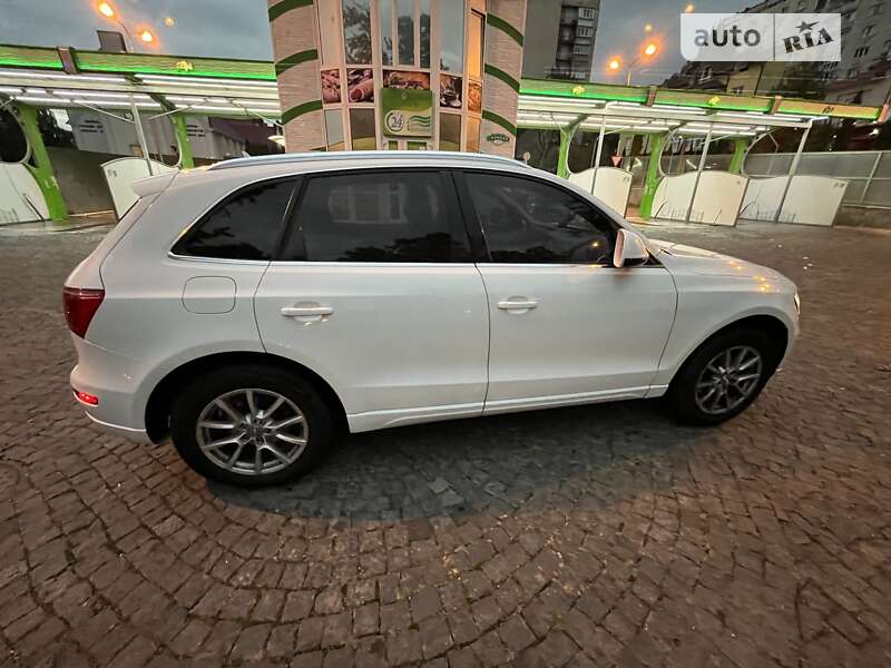 Внедорожник / Кроссовер Audi Q5 2010 в Хмельницком
