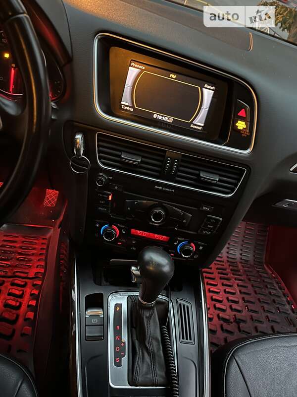 Внедорожник / Кроссовер Audi Q5 2010 в Хмельницком