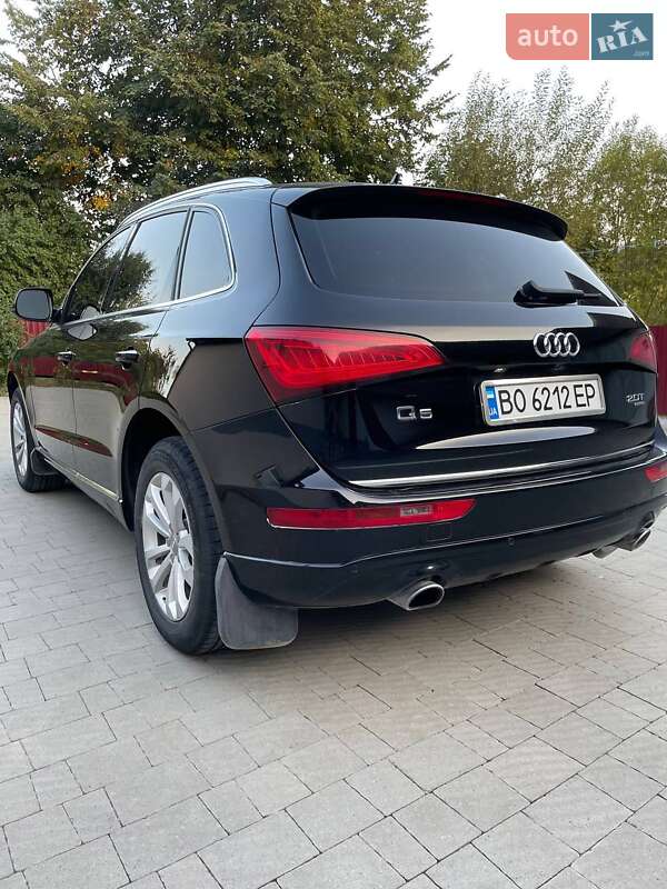 Внедорожник / Кроссовер Audi Q5 2015 в Почаеве