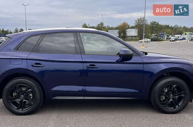Внедорожник / Кроссовер Audi Q5 2018 в 