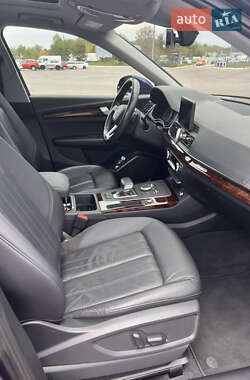Внедорожник / Кроссовер Audi Q5 2018 в 