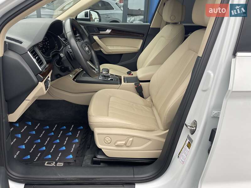 Внедорожник / Кроссовер Audi Q5 2019 в Ровно