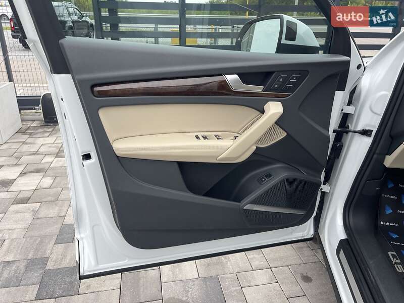 Внедорожник / Кроссовер Audi Q5 2019 в Ровно