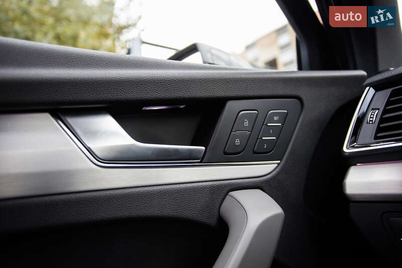Внедорожник / Кроссовер Audi Q5 2020 в Киеве