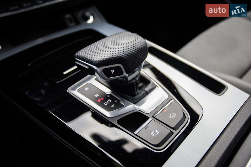 Внедорожник / Кроссовер Audi Q5 2020 в Киеве