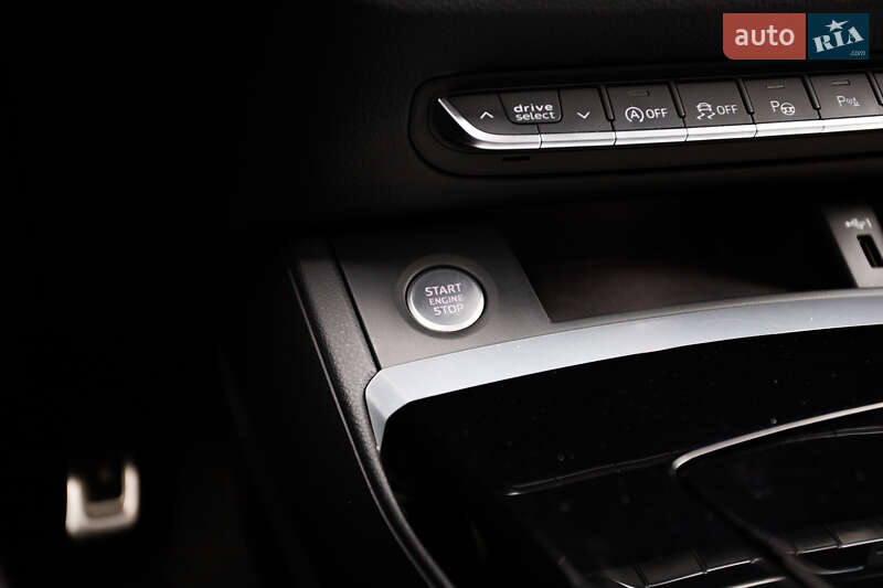 Внедорожник / Кроссовер Audi Q5 2020 в Киеве