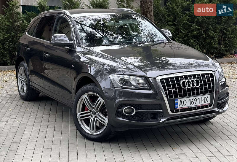 Позашляховик / Кросовер Audi Q5 2011 в Ужгороді