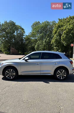 Внедорожник / Кроссовер Audi Q5 2021 в 