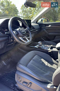 Внедорожник / Кроссовер Audi Q5 2021 в 