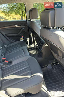 Внедорожник / Кроссовер Audi Q5 2021 в 