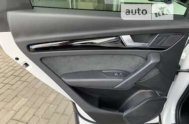 Внедорожник / Кроссовер Audi Q5 2018 в 