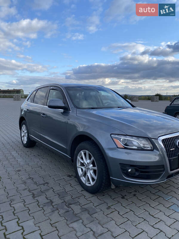Внедорожник / Кроссовер Audi Q5 2011 в Черновцах