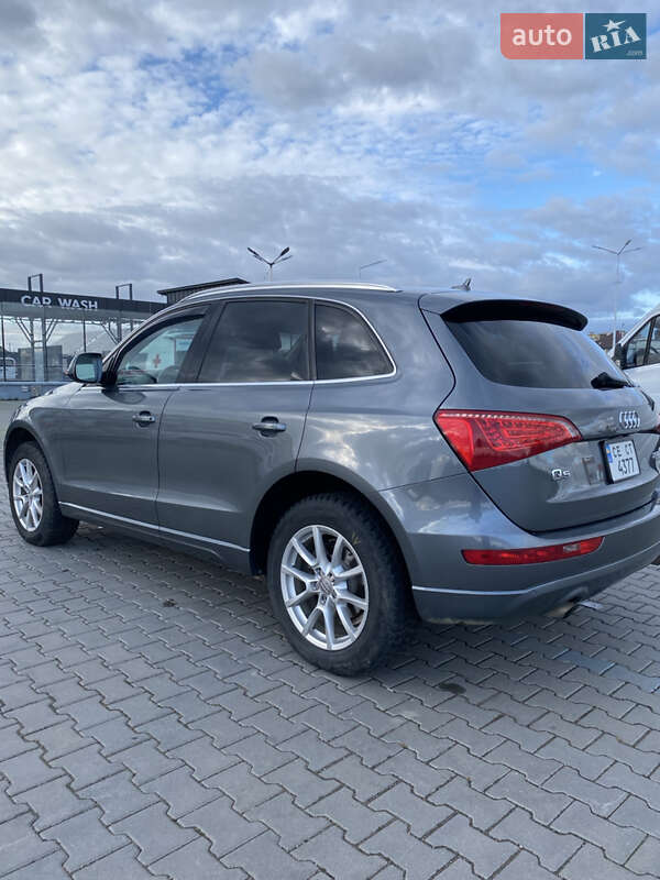 Внедорожник / Кроссовер Audi Q5 2011 в Черновцах