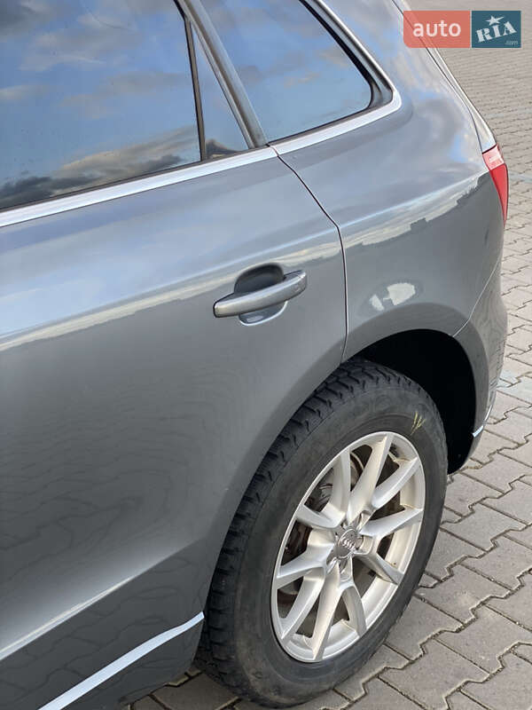 Внедорожник / Кроссовер Audi Q5 2011 в Черновцах