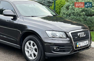 Внедорожник / Кроссовер Audi Q5 2010 в 