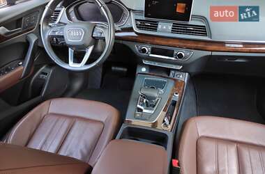 Внедорожник / Кроссовер Audi Q5 2020 в Нововолынске