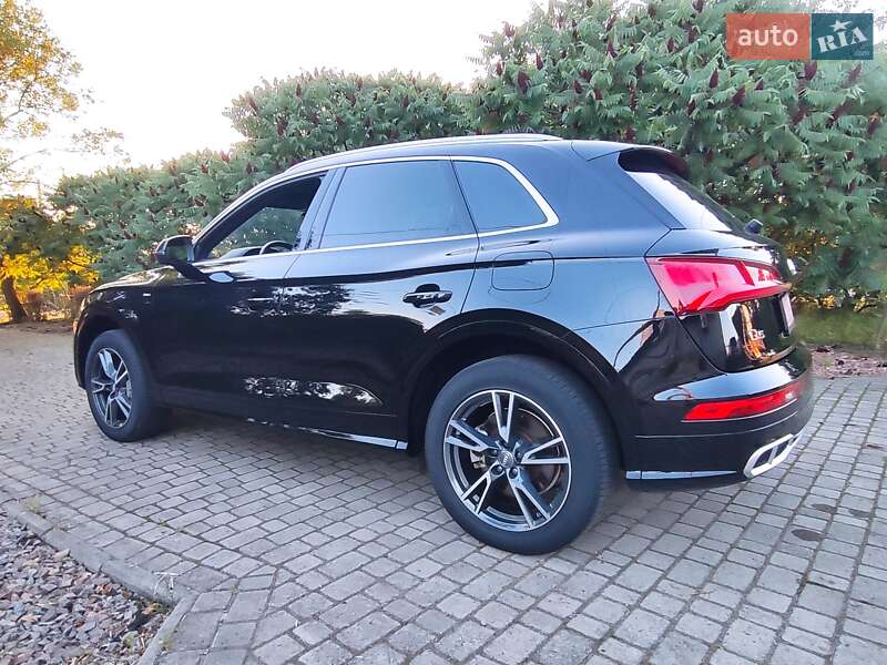 Внедорожник / Кроссовер Audi Q5 2020 в Нововолынске