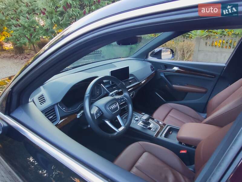 Внедорожник / Кроссовер Audi Q5 2020 в Нововолынске