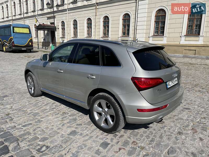 Внедорожник / Кроссовер Audi Q5 2013 в Каменец-Подольском