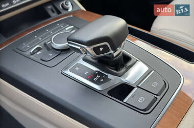 Внедорожник / Кроссовер Audi Q5 2019 в 
