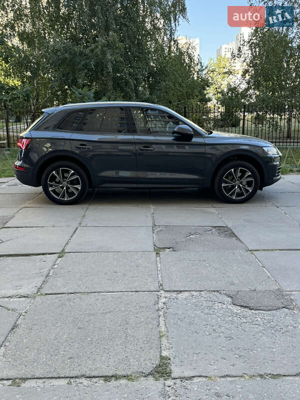 Внедорожник / Кроссовер Audi Q5 2018 в Киеве