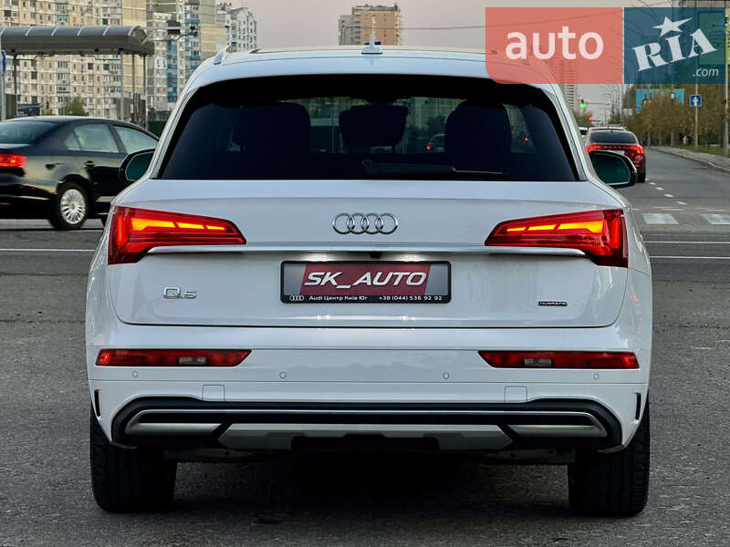 Внедорожник / Кроссовер Audi Q5 2021 в Киеве