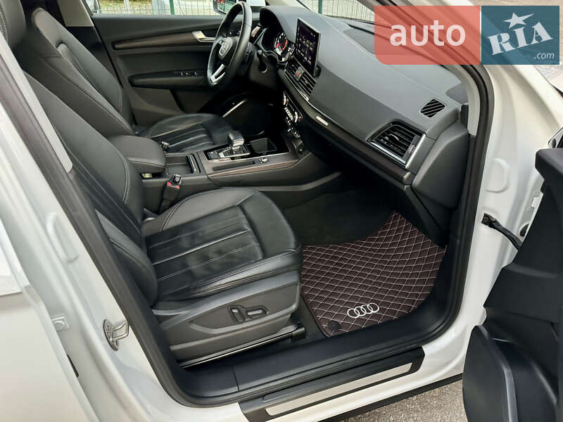Внедорожник / Кроссовер Audi Q5 2021 в Киеве