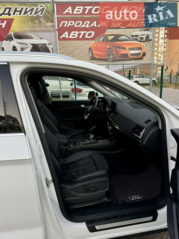 Внедорожник / Кроссовер Audi Q5 2021 в Киеве