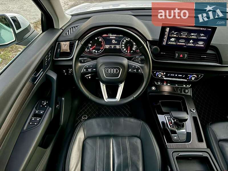 Внедорожник / Кроссовер Audi Q5 2021 в Киеве