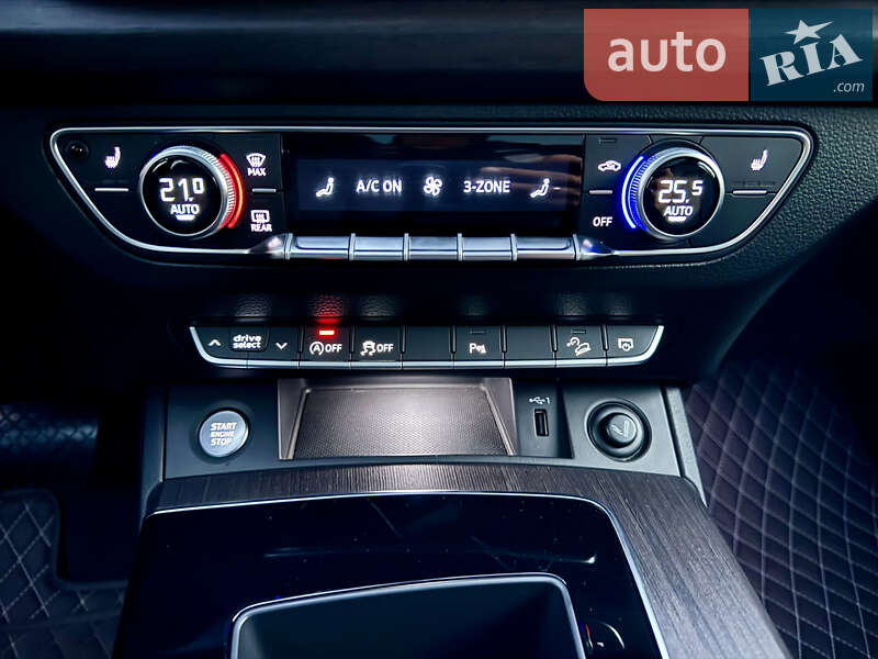 Внедорожник / Кроссовер Audi Q5 2021 в Киеве
