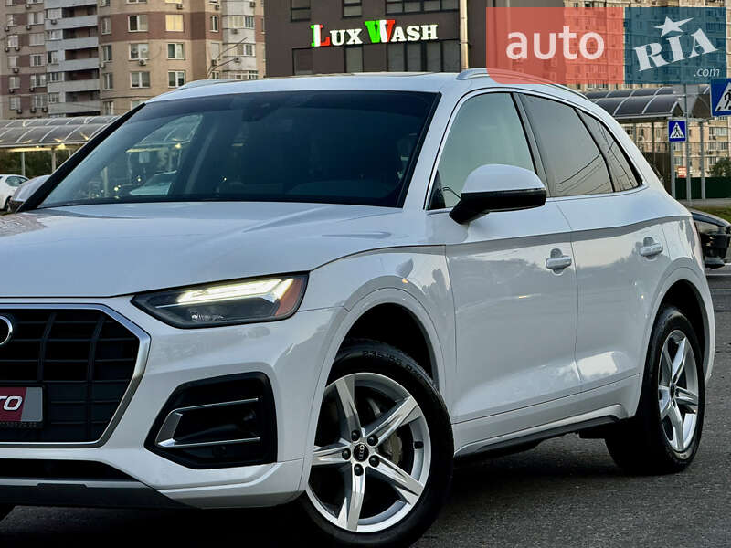 Внедорожник / Кроссовер Audi Q5 2021 в Киеве