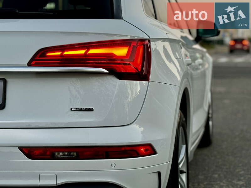 Внедорожник / Кроссовер Audi Q5 2021 в Киеве