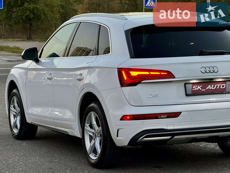 Внедорожник / Кроссовер Audi Q5 2021 в Киеве
