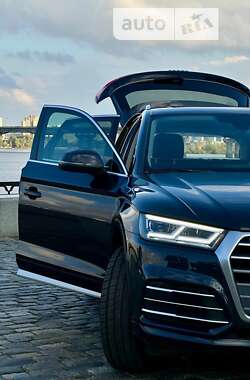 Внедорожник / Кроссовер Audi Q5 2018 в 