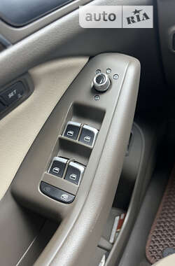 Внедорожник / Кроссовер Audi Q5 2012 в 