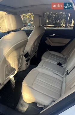 Внедорожник / Кроссовер Audi Q5 2017 в 