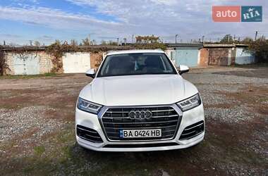 Внедорожник / Кроссовер Audi Q5 2018 в 