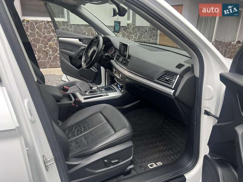 Внедорожник / Кроссовер Audi Q5 2019 в Сокале